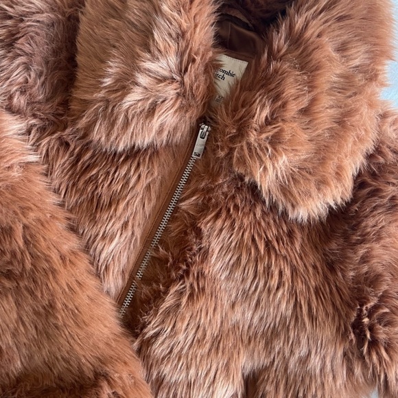 Abercrombie Faux Fur Chestnut Jacket - Picture 4 of 7